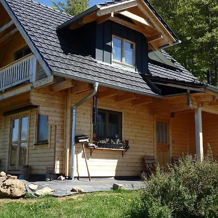 Holzhaeusl Am Nationalpark *